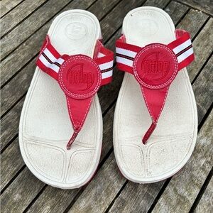 FitFlop Walkstar Toe-Post Sandals size 8 Red.